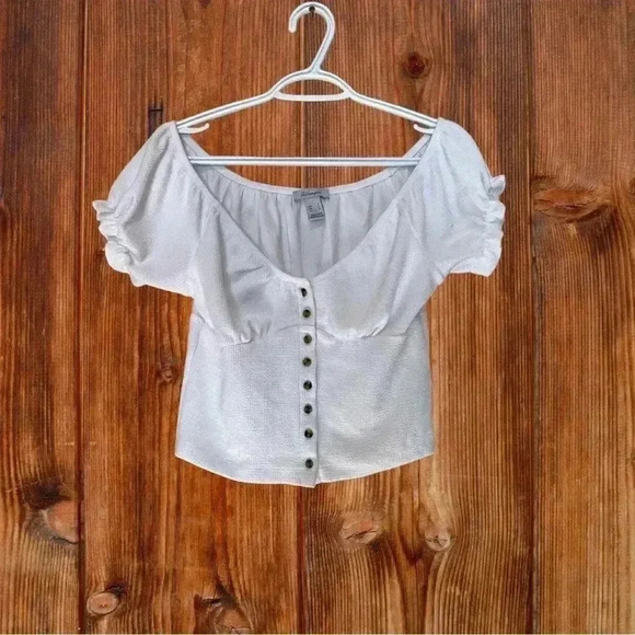 Revamped bright  white, off the shoulder, button up, cropped tank top - Picture 1 of 5